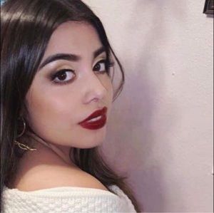 Meet your Posher, Dana